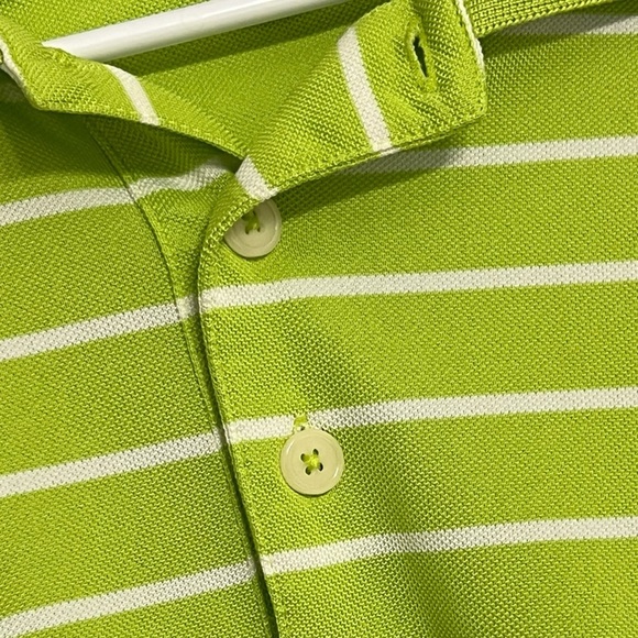 Men’s Adidas Green White Stripe Short Sleeve shirt Half Button Shirt - Picture 5 of 6